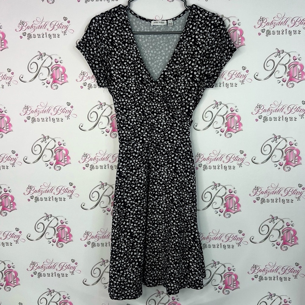 Rebel Sugar dress flowers grey Black Floral Midi Dress stretchy v neck